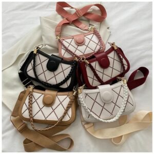 Diamond-Quilted Contrast Bag FN392