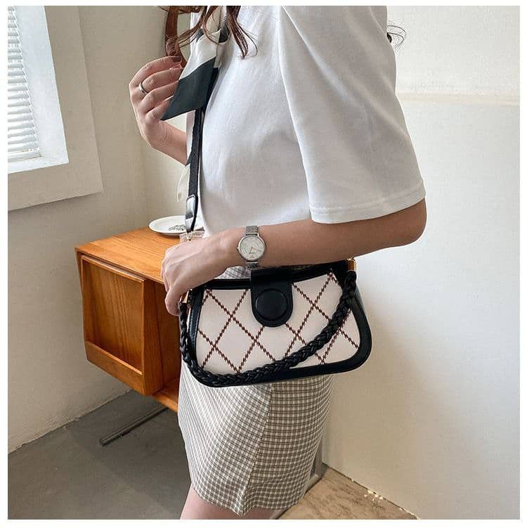 Diamond-Quilted Contrast Bag FN392 - Image 3