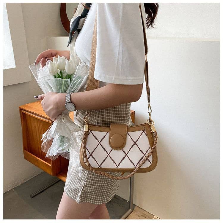 Diamond-Quilted Contrast Bag FN392 - Image 2