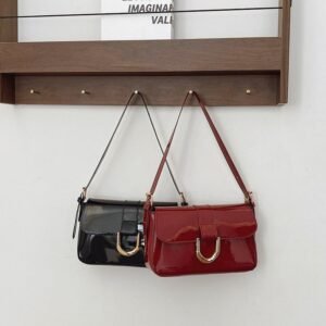 High-Gloss Patent Shoulder Bag with Gold Horseshoe Clasp FN413