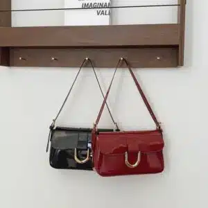 High-Gloss Patent Shoulder Bag with Gold Horseshoe Clasp FN413