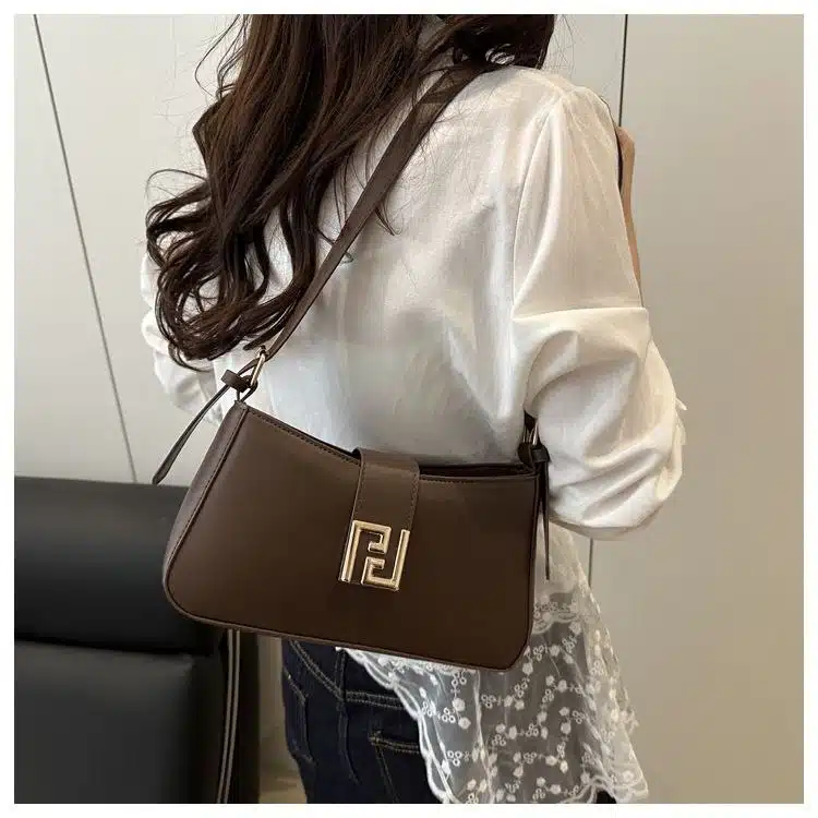 Minimalist Curved Baguette Bag with Square Clasp FN418 - Image 5