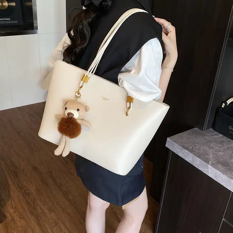 Classic Minimalist Tote with Teddy Pendant FN431 - Image 4